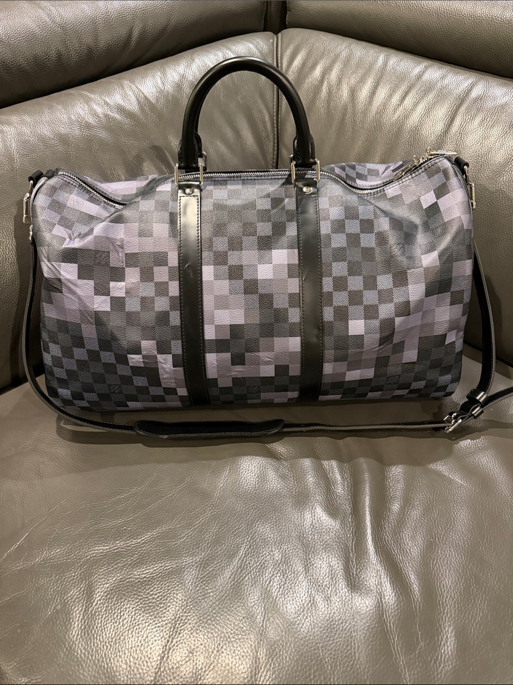 LV Damier Graphite Check limited edition Travel Duffel Bag in 50 bandoulier